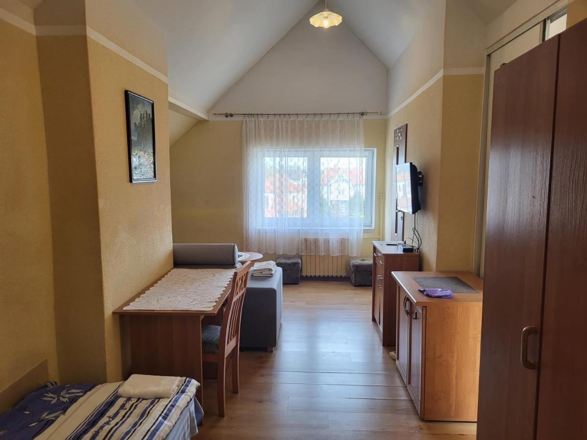 Admiral Aqua Resort Миелно Екстериор снимка