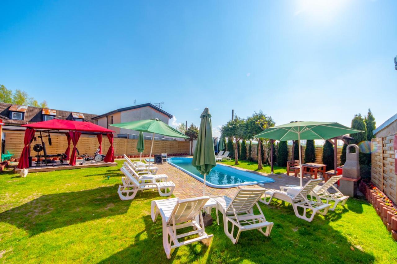 Admiral Aqua Resort Миелно Екстериор снимка