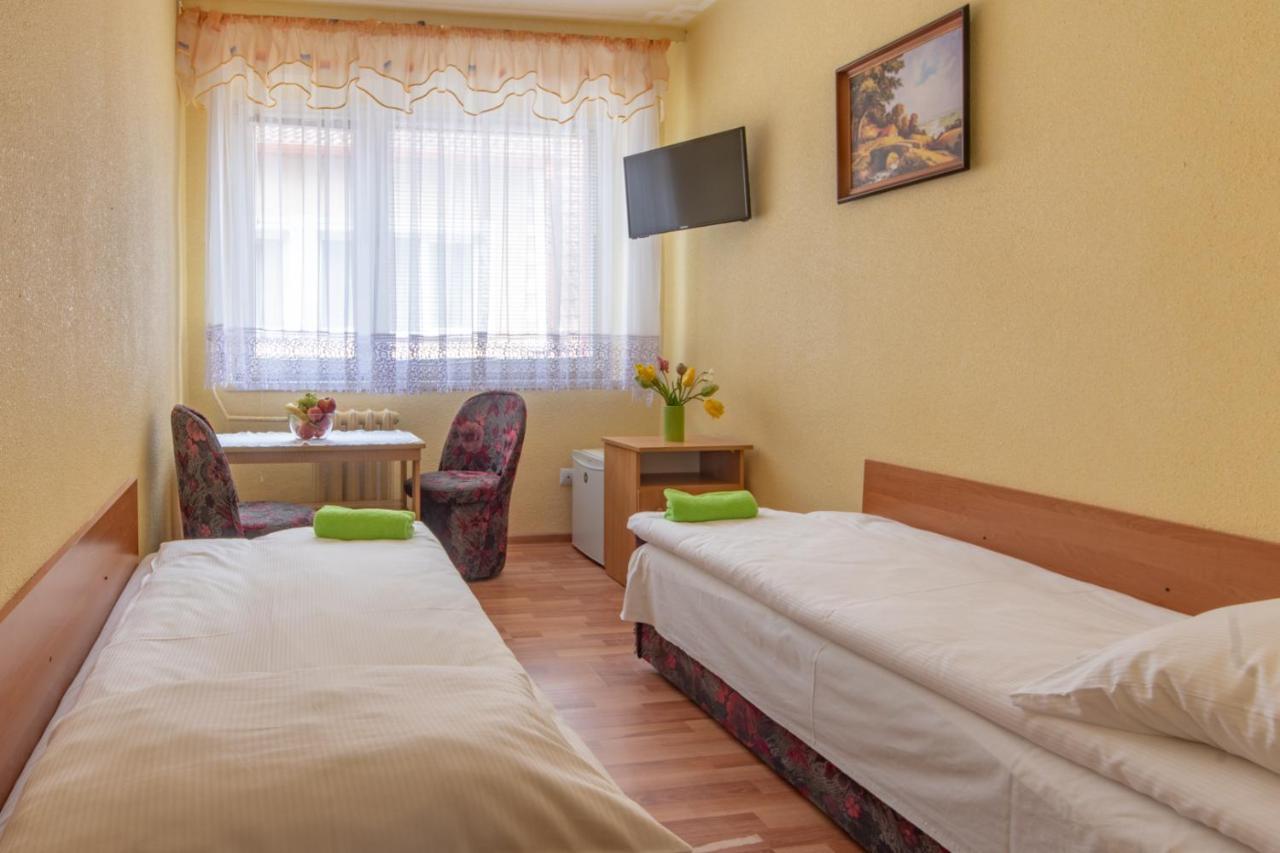Admiral Aqua Resort Миелно Екстериор снимка