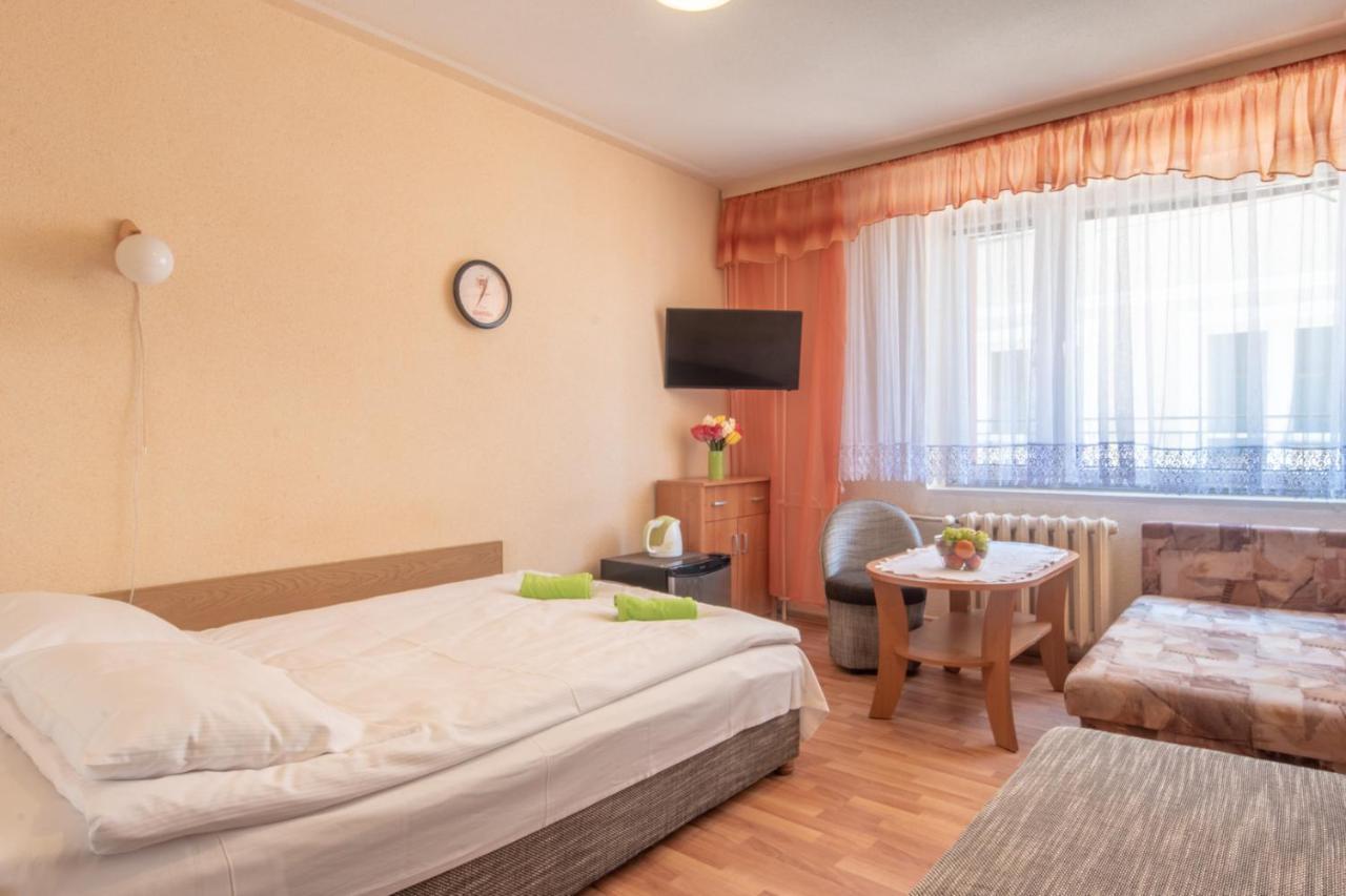 Admiral Aqua Resort Миелно Екстериор снимка